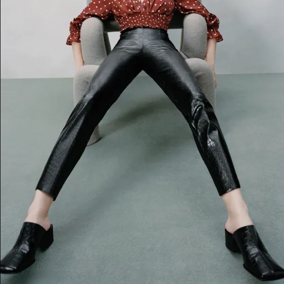 ZARA ANIMAL PRINT FAUX LEATHER SKINNY FIT TROUSERS - Picture 4 of 6